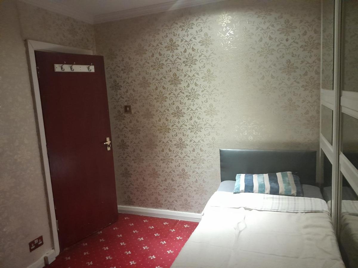 Lovely 1-Bed Studio In London Διαμέρισμα Εξωτερικό φωτογραφία