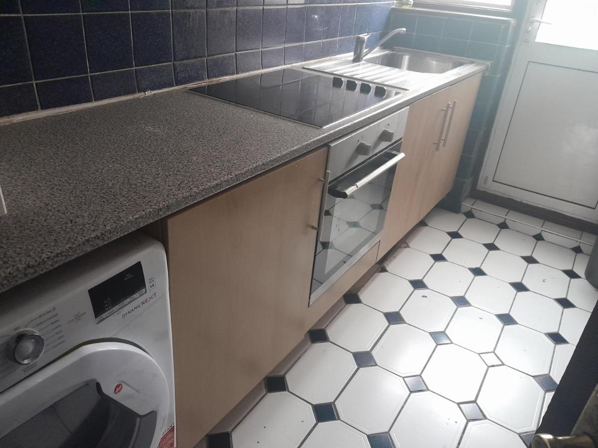 Lovely 1-Bed Studio In London Διαμέρισμα Εξωτερικό φωτογραφία