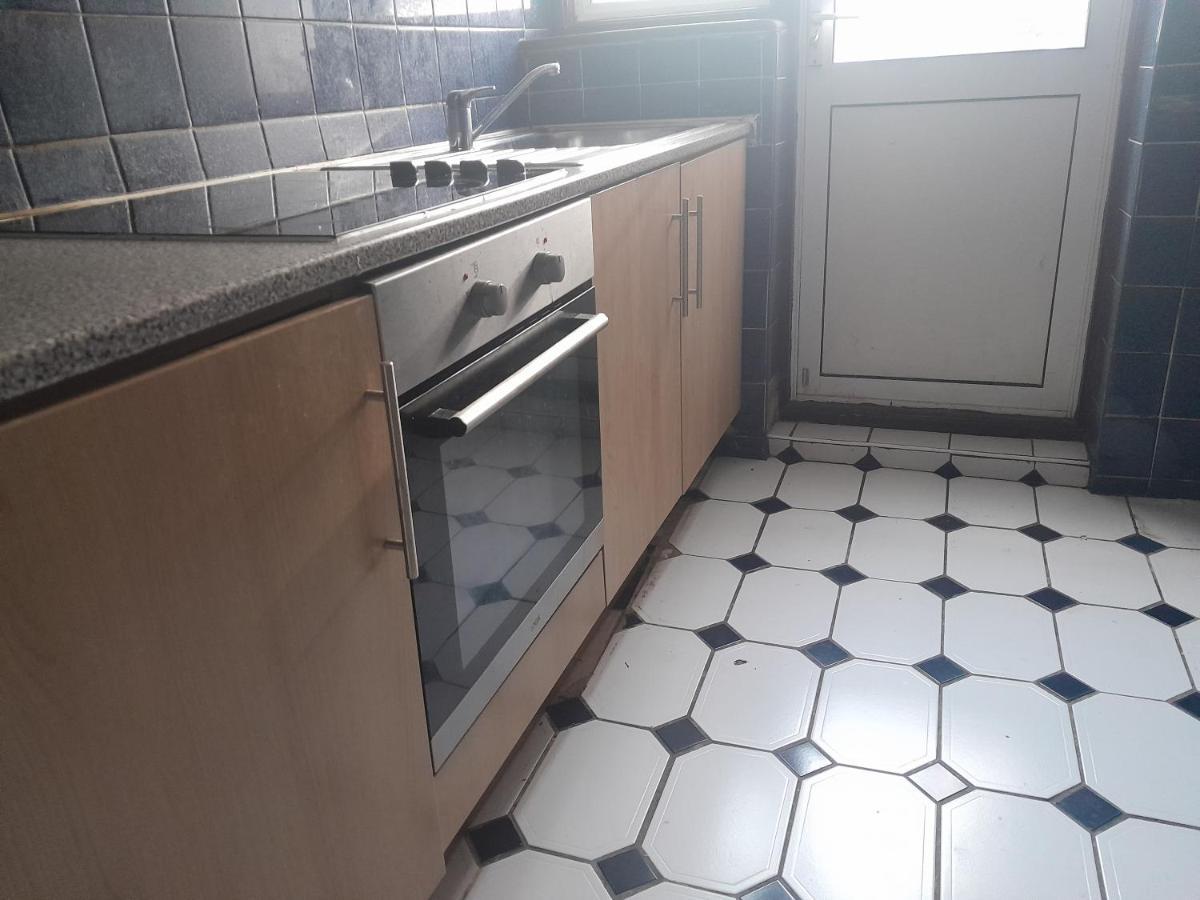 Lovely 1-Bed Studio In London Διαμέρισμα Εξωτερικό φωτογραφία
