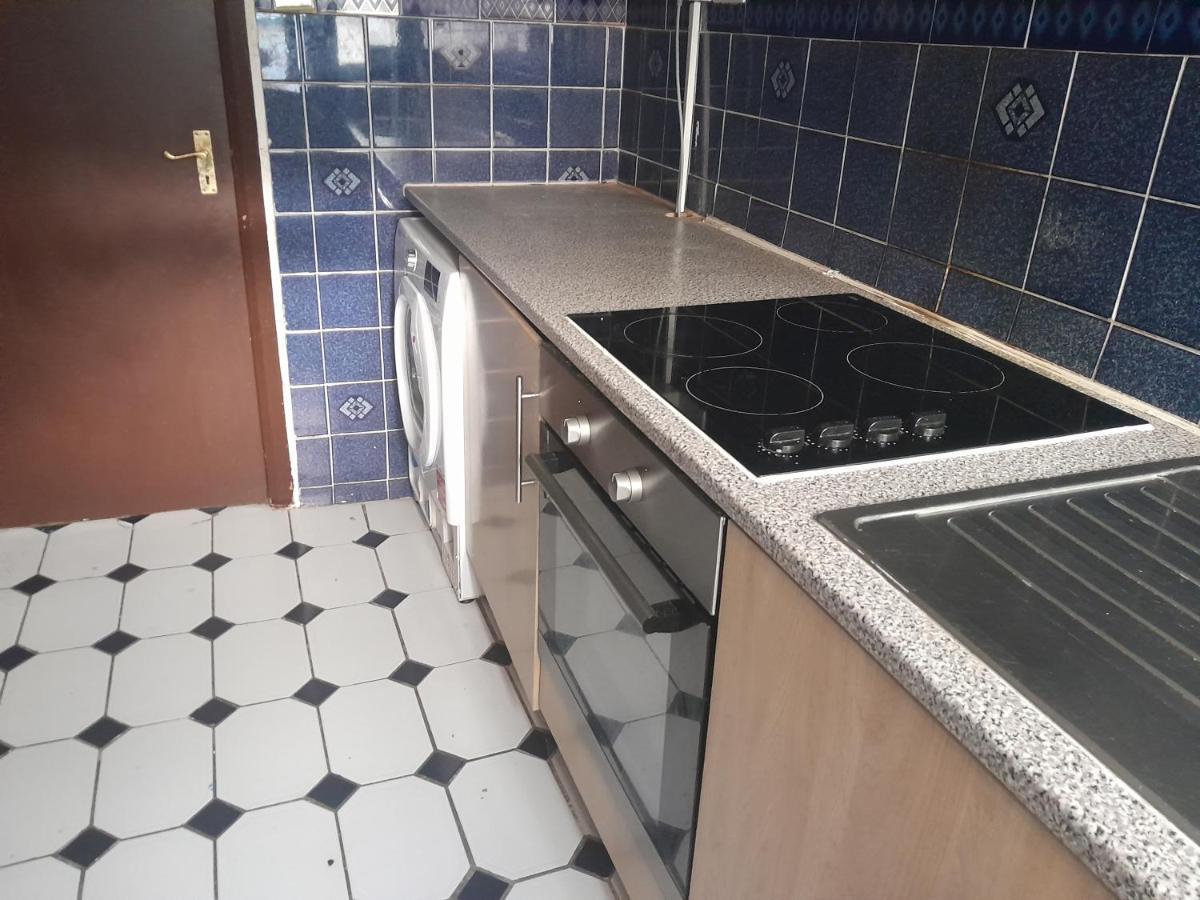 Lovely 1-Bed Studio In London Διαμέρισμα Εξωτερικό φωτογραφία